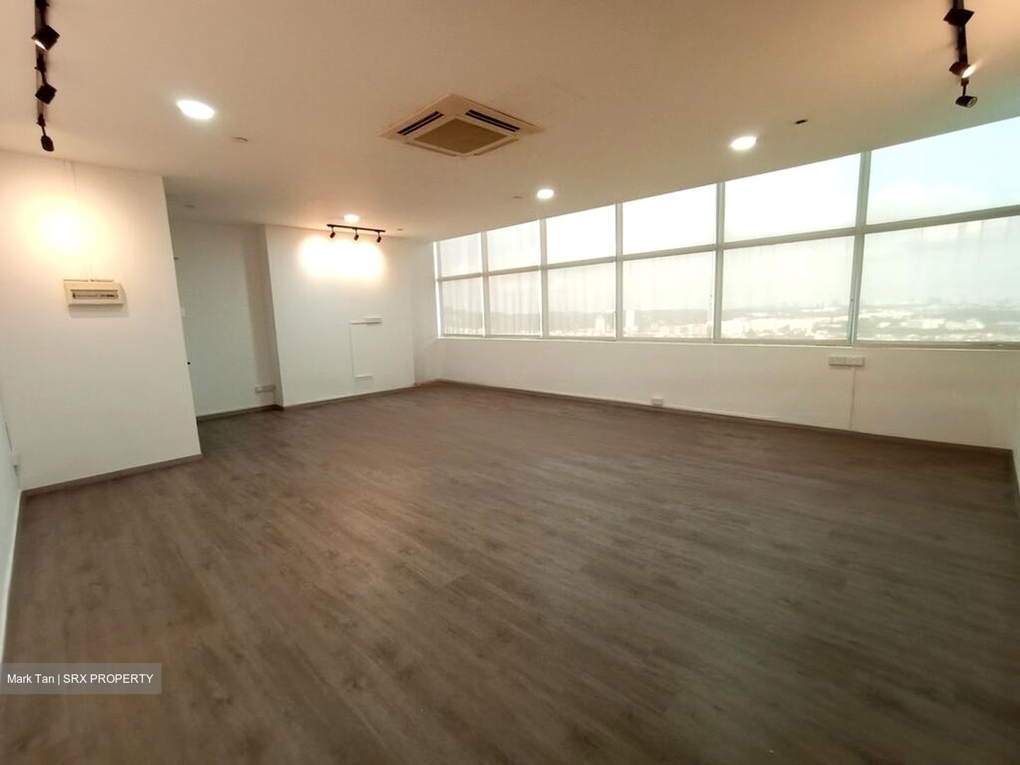 Wcega Tower (D23), Office #629659221